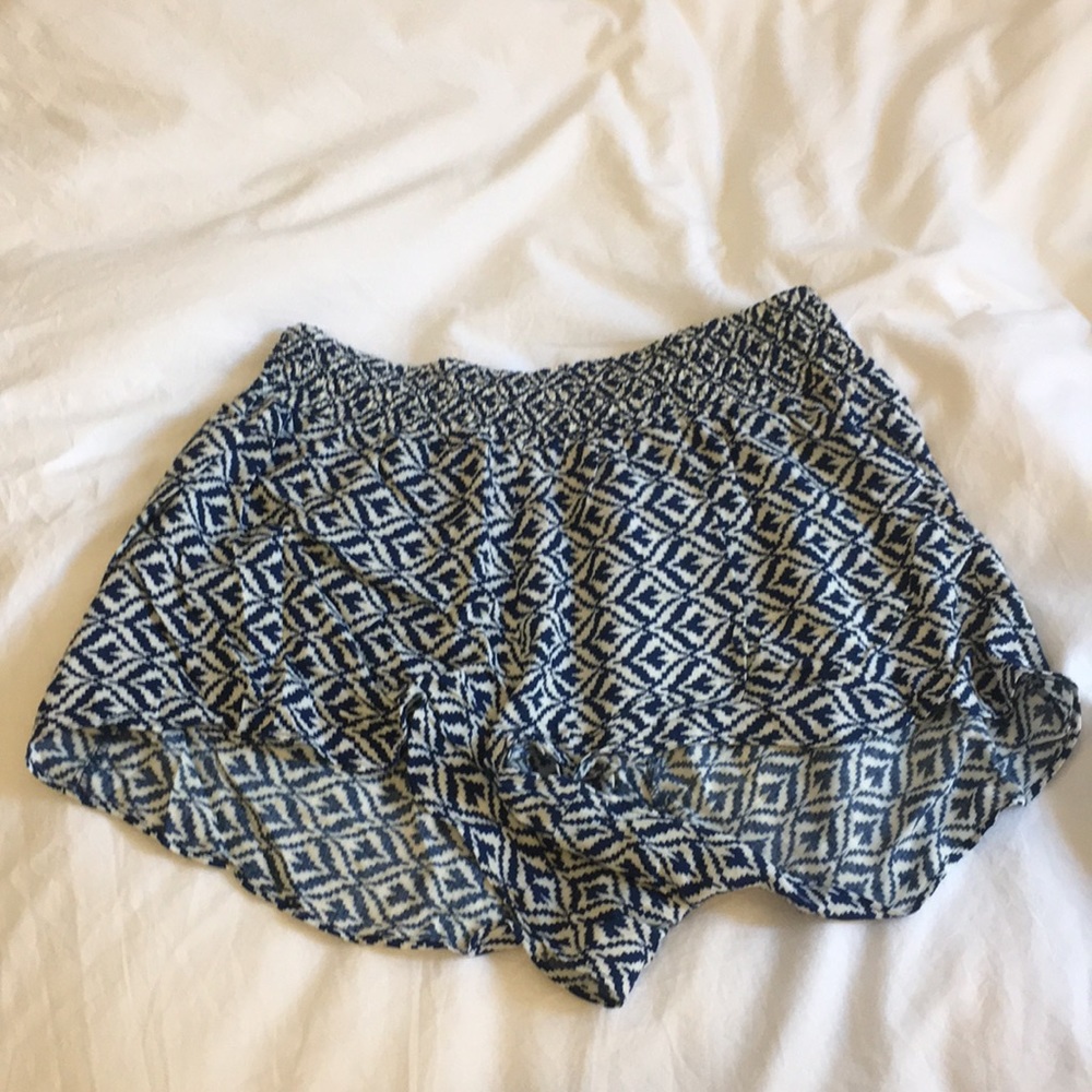 Flowy patterned shorts